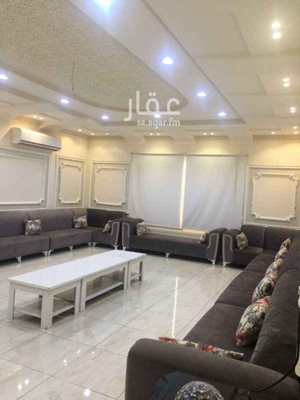 1609338 تتميز بغرف كبيرة
ويوجد بها جلسة خارجية
وحفرة مندي
وشواية
للتواصل: ابو محمد 0505324891
