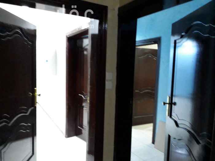 1273048 ٤ غرف+ صالة+ مطبخ+ ٤دورات مياه
مسكونة سنة
الشقة جبس وإضاءة
السعر ١٩ الف دفعتين ( ما يقبل شهري )