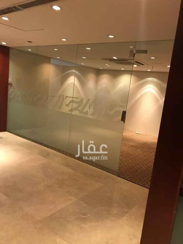 1675839 دور ميزانين بمدخل منفصل على طريق المدينه يحتوي على مساحة مفتوحة غرفتين للإدارة مجهزة بتوصيلات أرضية لأجهزة الكمبيوتر ومطبخ وحمام ومدخل درج في موقع متميز اتصلوا بنا على الرقم 0505351043