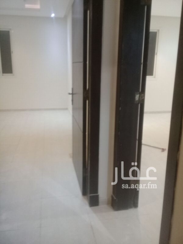 1551400 دور علوي للايجار في الياسمين مربع ٤
مع غرفة سايق