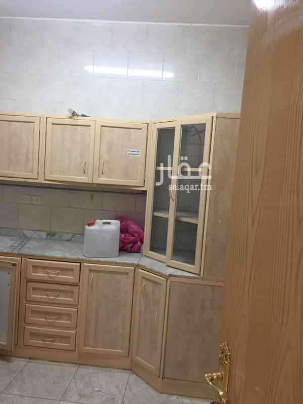 1634896 للايحار شقه نظيفه ثلاث وصاله ومطبخ راكب و٢ حمام
الغرف واسعه والعماره نظيه مافيها الا ٥ شقق
الموقع شارع الفرزدق امام اسواق نبته