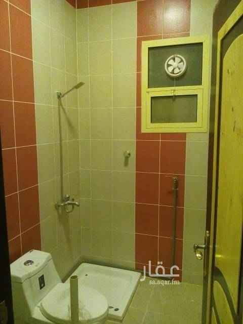 1503303 شقة 4وصالة3دورات مياه مطبخ راكب مكيفات راكبة اسبيلت نظيفة جدا
حي الحمراء ش الداوود