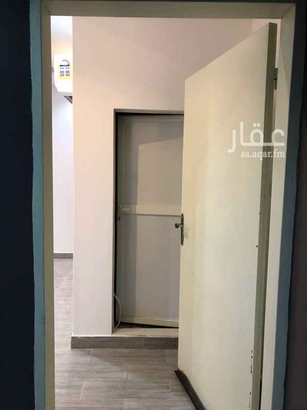1469385 غرف عزاب للايجار
غرفه بحوش
مقاس الغرفه ٤*٦
مقاس الحوش ٢*٣
الايجار شامل الكهرب و المويه وكيف اسبلت
٣ شهور 3900
٦ شهور 7200