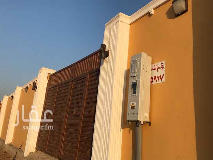1243560 للبيع الاستراحه جنوب جده حي الألفيه بعد حي الاجاويد مساحتها 586 متر مربع بوثيقه ويوجد عداد كهرباء ٧٠ امبير . تقع على شارع 15متر. مساحة بناء الغرف 20*4. السقف مسلح. مكونه من مجلس رجال 6*4 ديكور نازل + ارضيه سراميك، ويوجد مكيف راكب وكنب، ومجلس نساء 5*4 ديكور نازل+ ارضيه سراميك ويوجد مكيف راكب،ودولاب صغير، بوية المجالس روعه،مطبخ 4*3 حزام جبس بالسقف+ارضيه وجدران سراميك ويوجد بالمطبخ دولاب مطبخ راكب وفرن اربع عيون،وثلاجه فريزر، دورة مياه رجال 2*2 حزام جبس بالسقف.وللاستفسار عن باقي التفاصيل على الجوال