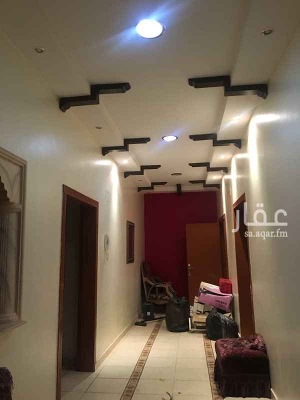 1610225 للبيع.
فيلا حره بحي الجامعيين
المساحه 441 متر علي شارع 15 شرقي
وعرضهاء علي الشارع بطول 21م
تتكون من مجلس خارجي ومجلسين رجال وصاله وغرفتين نو م وثلاث حمامات وملحق خارجي يتكون من دورين مطبخ كبير في الأسفل وغرفة شغاله مع دورة مياه في الأعلي.
الدور الثاني يتكون من خمس غرف ومستودع ودورتين مياه بالإضافة إلا مستودع في السطح.
عمر المبنى اكثر من ثلاثين عام
تم تجديده قبل تسع سنوات بالكامل من بويات خارجيه وداخليه وسيراميك وجبصيات ودورات مياه
السوم: قبل فتره وصل 500 الف