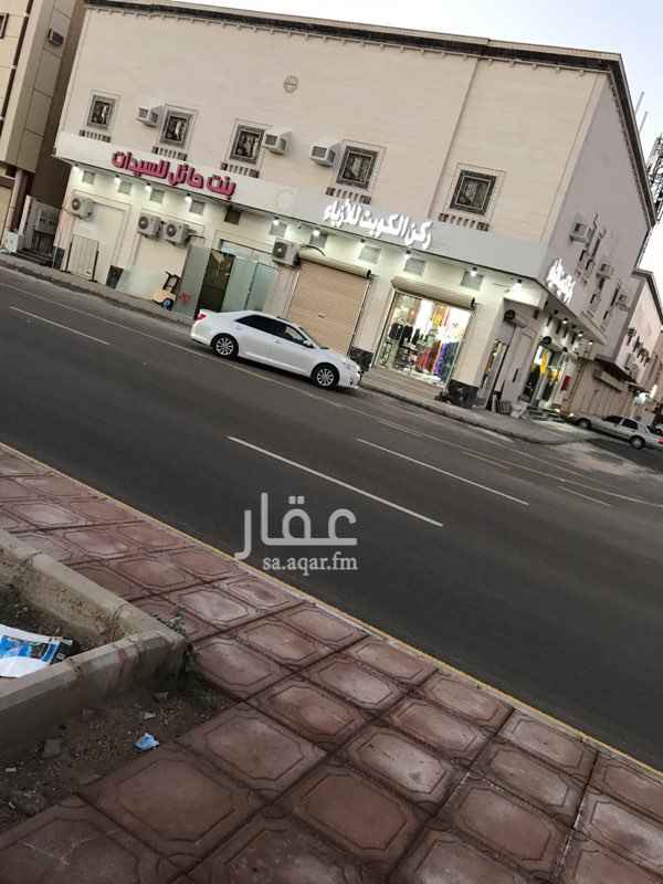 1396847 عمارة تجارية ثلاث شوارع. شبه جديدة ع شارع اشارة المردوف
بها اربع شقق مسكونه وسبع محلات مؤجره
انا متواصل مع المالك مباشرة.