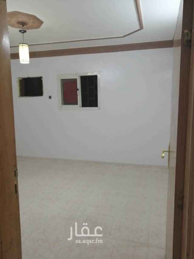 1584961 ملحق بالسطح
بدون سطح
كهرباء مشترك
غرفتين وصاله وحمام ومطبخ
خلف جامع بلال بن رباح
في فيلا