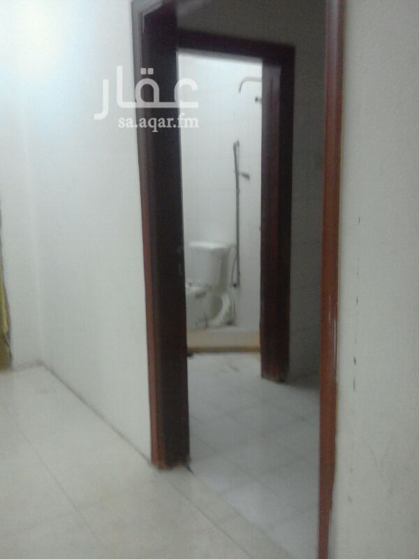 1162534 شقه ارضيه ٣غرف كبيره و٢حمام ومعه حوش السعر قابل لتفاوض