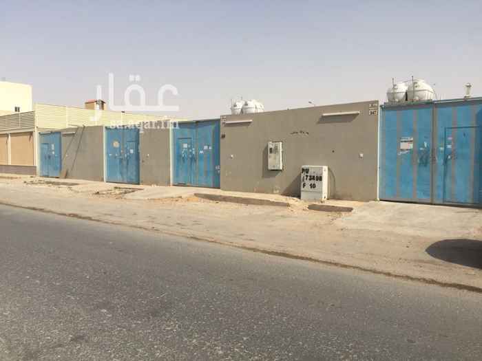 1067118 سكن عمال حي المناخ اربعة اقسام كل قسم فيها٣ غرف و٣ دورات مياه ومطبخ شارع وجهه شمال طول الواجهه٢٥ عرض٣٠