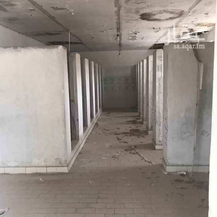 1304077 مستودعات للايجار مع سكن عمال موقع مميز وقريب