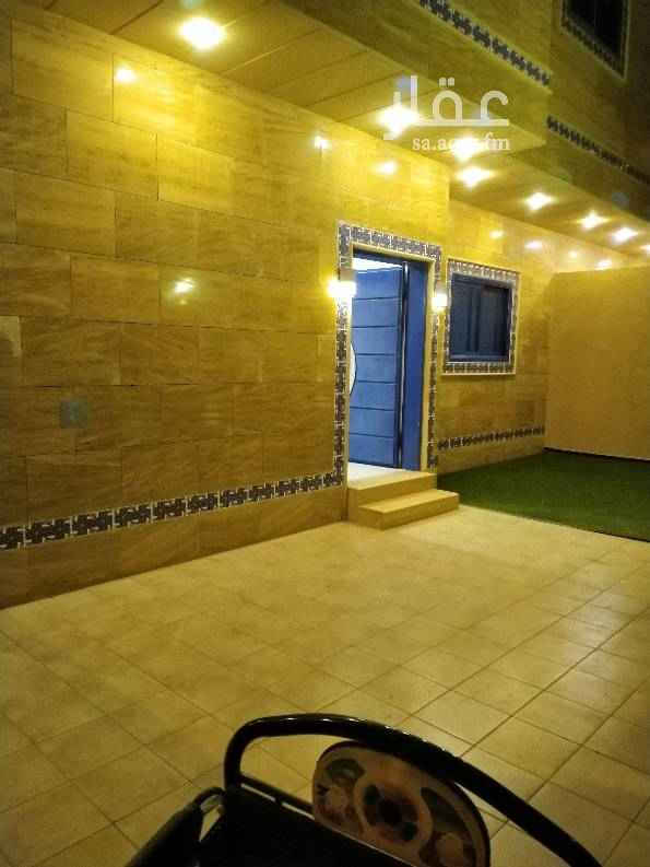 1702125 دور أرضي
٣ غرف نوم - مجلس- مقلط - صالة فسيحة - ٤ دورات مياة- مطبخ - تخديم جانبي- غرفة خادمة
مميزات الموقع
قريب للدائري الغربي
القرب من الكثير من المدارس
ويبعد خطوات قليلة عن الحديقة العامة
الدور على شارع ٢٠