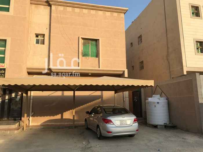 1581166 شقه ارضيه تتكون من مدخلين ومجلس وصاله وغرفتين ومطبخ ودورتين مياه وموقف سياره بايكه مضله