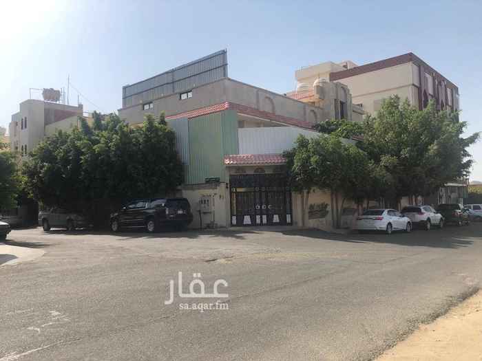 1616108 فيلا دور كامل على شارعين في وسط الطائف بحي نخب قريبه من سوق جوري مول .. مكونه من 6 غرف كبار وصاله واربع حمامات ومطبخ .. وحوش وموقف لسيارتين وبيت شعر ..
