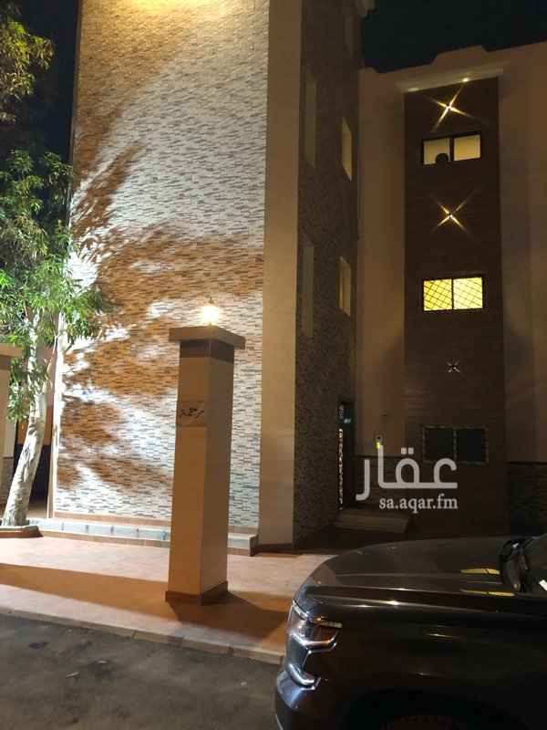 1669397 شقة بحي الشاطئ٣ منطقة ڤلل وقصور. جميع الخدمات متوفرة بالحي (سوبرماركت،بقالات،مطاعم،مغاسل ملابس،حلاقين،قرطاسية،كوفي شوب)موقع مميز جداً قريبة من طريق الملك و الرد سي مول والديوان الملكي والواجهة البحرية الجديدة. *٣ غرف نوم:
-غرفة كبيرة تحتوي على غرفة ملابس.
- غرفة سريرين.
- غرفة سرير مفرد ممكن شغاله او غرفة زايدة.
*مجلس كبير.
* مطبخ . *٢حمام .