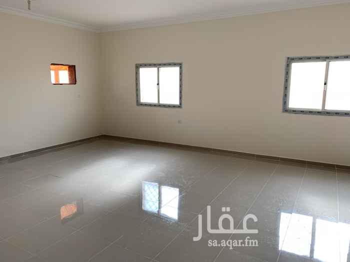 1538522 شقة اربع غرف + صالة داخلية + غاز مركزي + ماء واصل + المبنى مراقب بالكاميرات + قريبة من الخدمات