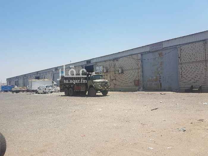 1497256 مساحة الهنجر 17*27 = 459
متوفر فيه أنظمة الدفاع المدني
وجود كاميرات مراقبة على الأبواب والساحات والممرات
مصرح من البلدية مستودع
منطقة آمنة على طلعة كوبري ك8
الموقع استراتيجي على نهاية كوبري الميناء ومنه يمكن الذهاب عبر الطرق السريعة إلى أنحاء جدة أو إلى مكة
وجود مصلى ودورات مياه