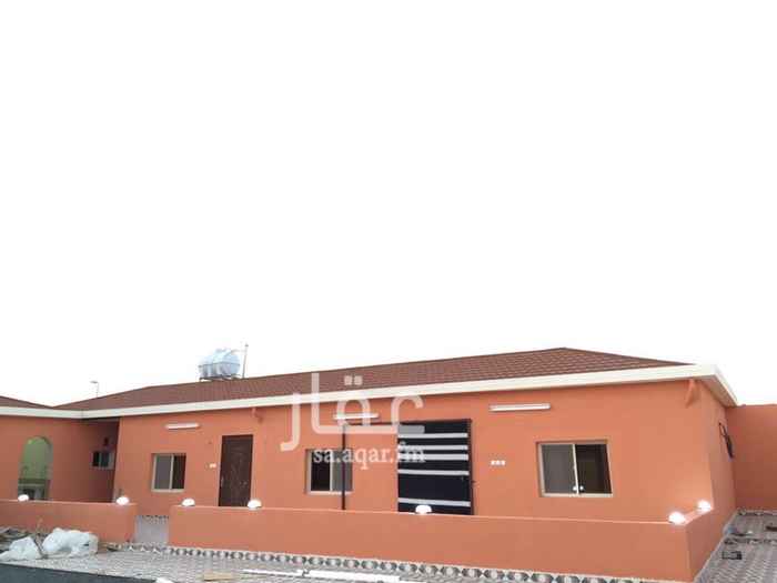 796866 استراحة بالطائف- السر -طريق الجنوب بورقة مبايعة على واجهتين شمالية وجنوبية تتكون من قسمين:
قسم الرجال: بيت شعر 10*6 ومقلط ودورتي مياه ومسبح مغطى وملعب طائرة زراعة صناعية.
قسم النساء: بيت مكون من 4 غرف ومنافعها .
الاحوش جميعها مبلطة ؛ واسطح الاستراحة من القرميد