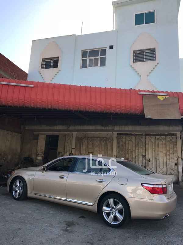 926822 موقع مميز للسثمار
وله مميزات عده لوجود كثير من الخدمات
محلات تجاريه ٣ فتحات
مساحه جارجيه مسقفه
عداد كهربه واحد