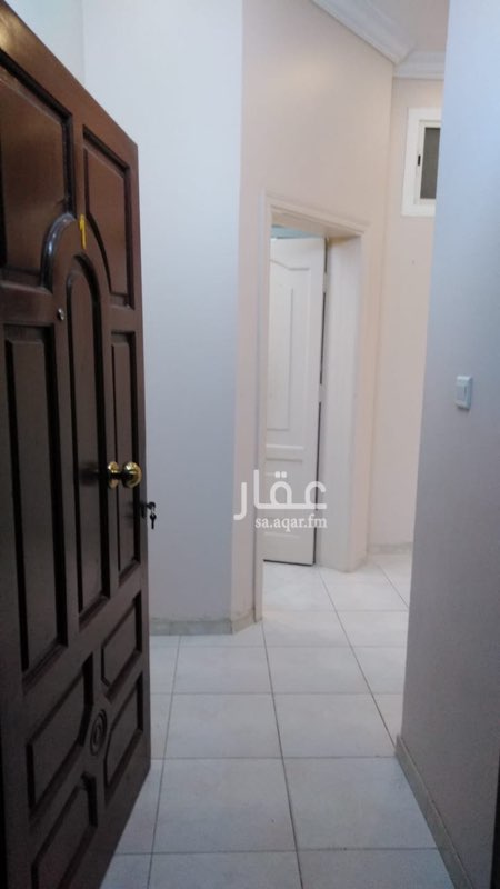 1351257 شقه اربع غرف للايجار في حي الشفا الواقع غرب حراج السيارات وشرق الاسكان الجنوبي على اعلى قمة بمدينة جده بعيدا عن تجمعات الصرف الصحي والسيول .
قريبه من مسجد التوبه . السعر يشمل الماء فقط وبقية الخدمات على المستاجر.