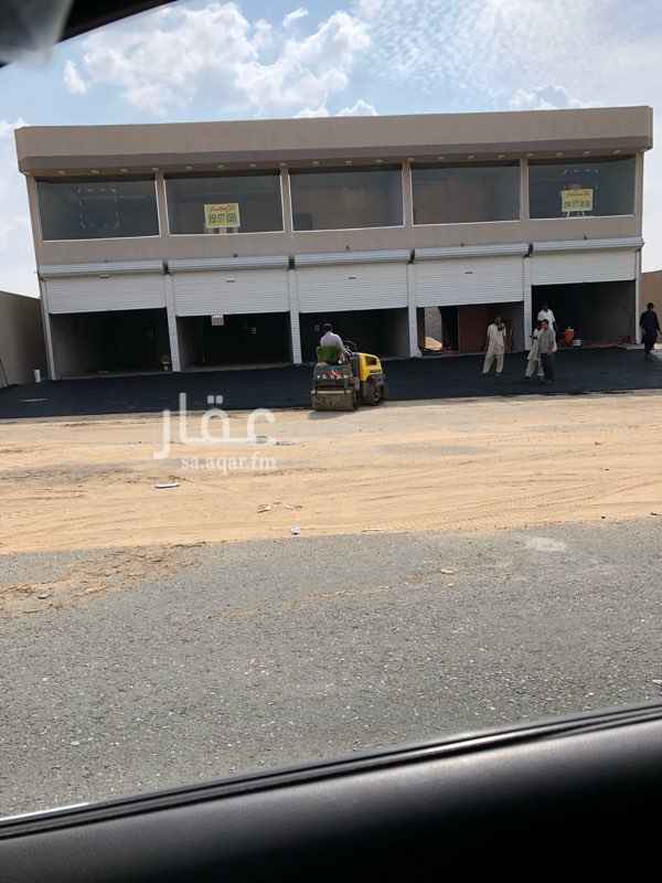 1365720 خمس محلات كل محل ٤&١٠
المساحة الاجمالية ٢٠٠م٢