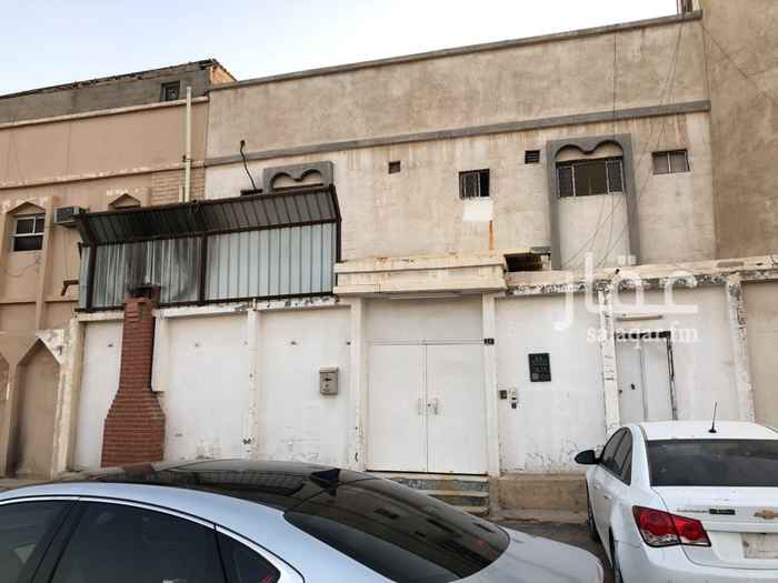 1693340 بيت واجهة شرقي مكون من دورين مستقلة مؤجرة.
الدور الاول ٦ غرف بخيمة.
الدور الثاني ٥ غرف بملحق في السطح.
مساحة ٤٠٠
شارع ٤٠
البيت ب ٧٠٠,٠٠٠ قابلة للتفاوض بالمعقول...