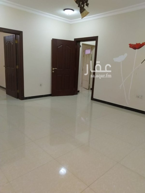 1698087 شقه للإيجار بالخبر الشماليه شارع 16 تقاطع شارع الملك سلمان مقابل مطعم مشوار :
وتتكون من غرفتين وصاله ومطبخ وحمام وسطح خاص للشقه . عمر العقار ٣ سنوات
الدور الثالث .
الايجار : 14000 ريال