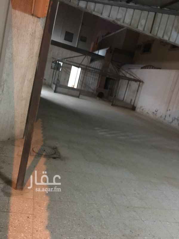 1688056 ٣ غرف نوم +صاله
مجلس +مقلط
ملحق خارجي
مستودع خارجي