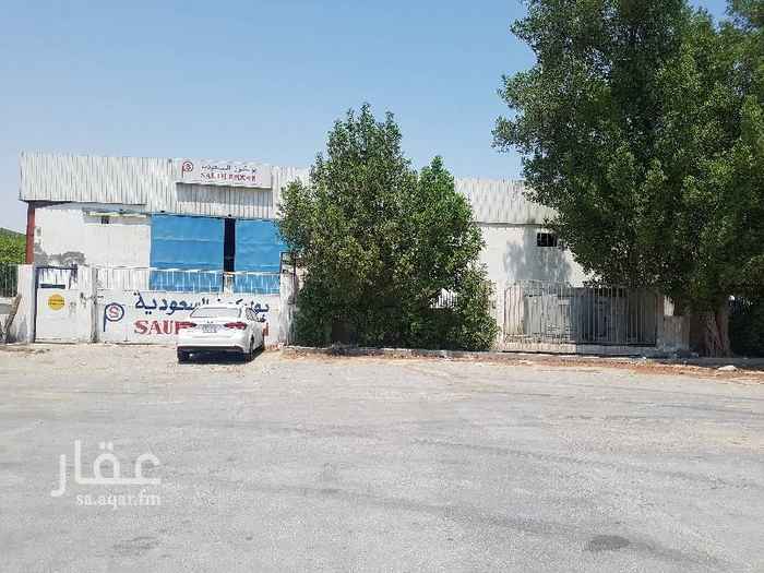 1720335 للإيجار مصنع في صناعية بغلف مساحة الأرض 2000 متر المساحه المغطاه 1000 متر مربع مرخص صناعي مزود بكرين حمولة 3 طن ونظام الإطفاء والإنذار والرش الآلي ويوجد عدد من المكاتب الإداريه .