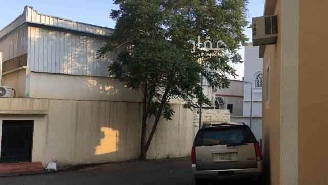 1482661 بيت للبيع في حي شباعة خميس مشيط قريب من الدوائر الحكومية البيت مكون من شقتين كل شقه مكونه من ثلاث غرف ومطبخ ودورتين مياه وله سطوح عليها هنجر كبير يعارل نص مساحة السطح وفيه بدروم يعادل نص مساحة البنا الارض مساحتها ٤٠٠ متر مربع
على ثلاث شواع شرقي ١٥ م وجنوبي ٦م وغربي ١٠ م
يحده المسجد من الجهه الغربية
شقه مفروشه وشقه بلاطة
عليه ترميم ممتاز
الحد قابل للتفاوض
مع المالك مباشر