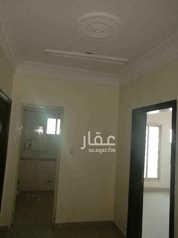 1721220 للايجار شقة عزاب في الخبر حي البايونيه ثلاث غرف وصاله ومطبخ وحمام 2 قريبه من للولو