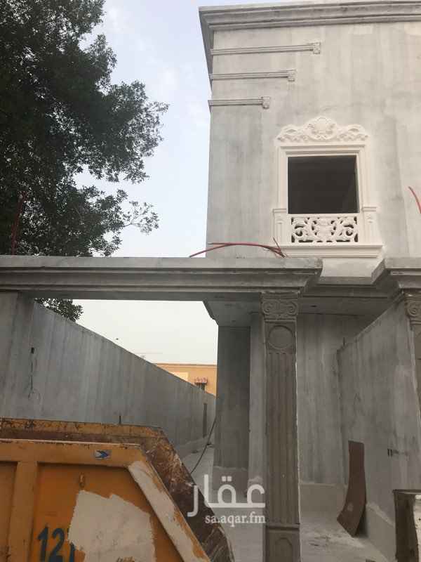 1637284 شقق دبلكسيه تصميم فاخر جدا وخصوصيه
مكونه من حوش وكراج و ٥ غرف نوم وصاله ومجلس ومطبخ
بالتشطيب النهائي