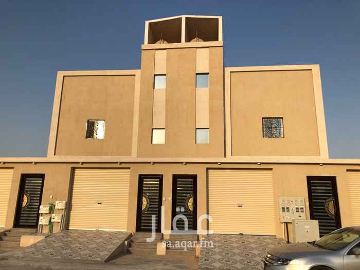 1645605 للبيع شقتين ارضية وعلوية في حي السلمانية الجنوبية خلف مؤسسة التقاعد جديدة تتكون من ثلاث فرف نوم ومجلس وغرفة طعام وغرفة شغالة ومطبخ وغرفة شغالة وكراج موقع متميز وجميع الخدمات الحيوية موجودة