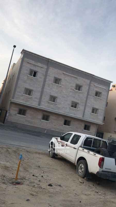 1664261 للبيع ثلاث شقق في حي النور بالدمام تتكون كل شقة من غرفتين نوم وصالة ومجلس ومطبخ وحمامين في الدور الاول يوجد مصعد حي هادئ وجميع الخدمات متوفرة