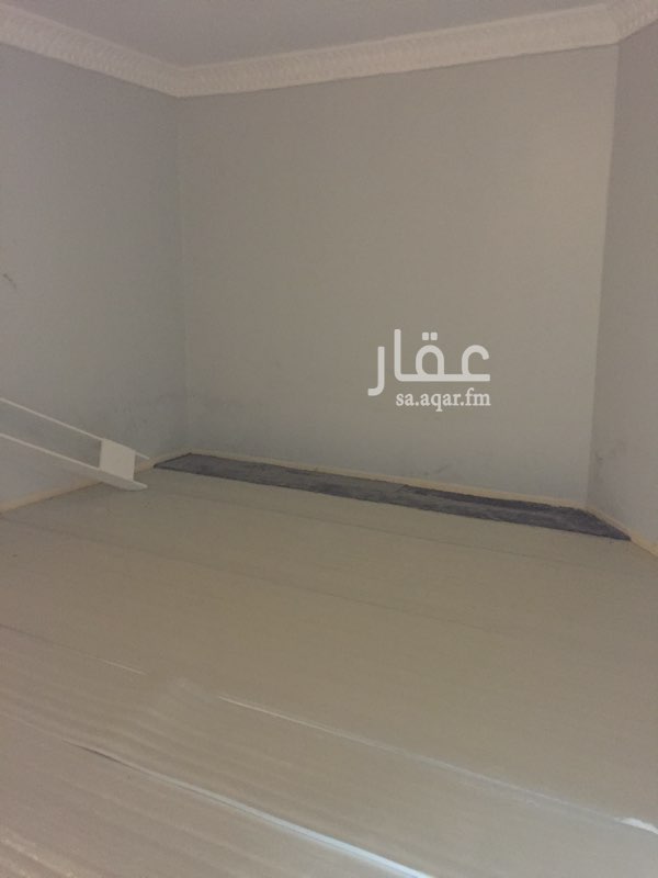 1643740 شقه دور أول ٣ غرف وصاله في فيلا مدخل جانبي قريبه من حديقه