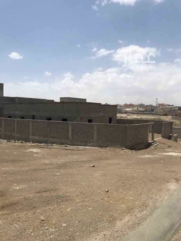 1498660 دور مكون من مجلس رجال 9*5 مقلط 8*4 مجلس نساء 8*5
عدد غرف نوم 3 غرف نوم 4*5 مطبخ 4*5
مساحه البناء 332
الموقع عليه صك شامل بجانب مخطط الفلاح يبعد عن المسجد 200 متر