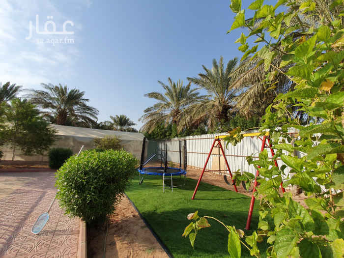 1648515 استراحة جنة الجبيلة:
* تحوي على قسمين رجال ونساء واسعين وفيهما صالات ومجالس كبيرة مكيفة بمكيفات حديثة وبكل قسم مسبح مكشوف مميز ومطبخ خاص به.
* تحوي على ملعب بثيل طبيعي مزروع ومتواسي.
*العاب أطفال مراجيح ونطيطة وزحليقة.
قسم الرجال يحوي على شاشة حديثة من توشيبا بقياس 65 انش 4k.