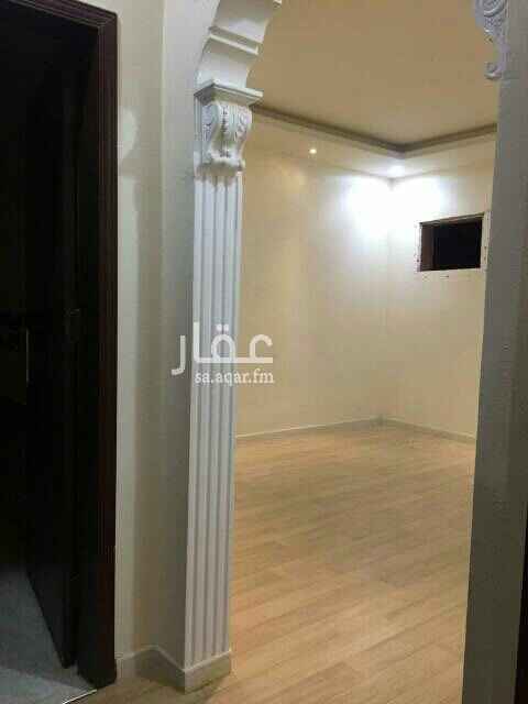 1743425 شقة دور ثالث مع السطح كبيره اربع غرف وغرفه ماستر
كهرب مستقل