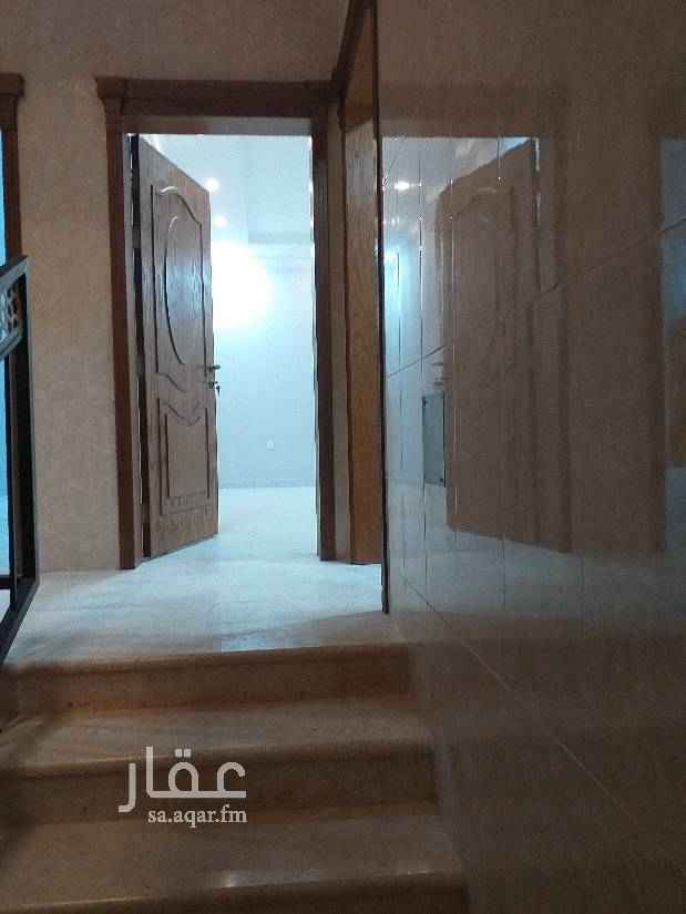 1638075 نوع العقار شقه تمليك ضاحيه الملك فهد
مكونات الشقه دور اول اربعه غرف
٣غرف نوم وصاله ومطبخ ومجلس رجال ٣دورات مياه