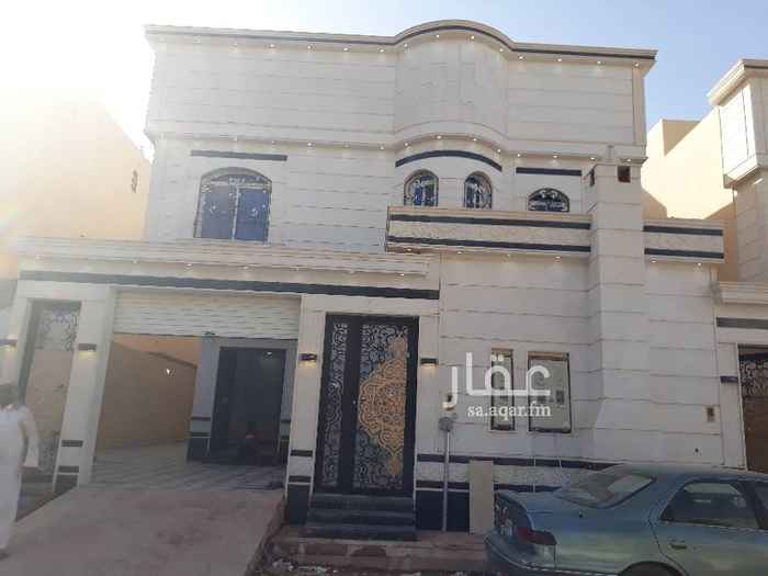 1636677 فله درج داخلي وشقتين حي القادسيه موقع مميز