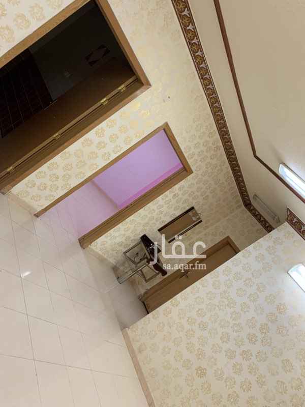 1762268 شقة للإيجار( مدخلين حريم- رجال+ ٣ غرف بمكيفات شباك جديد+ صالة بمكيف إسبلت جديد + مطبخ غير مُركب+ عداد كهرباء مستقل+ ٢ دورة مياة +فاتورة الماء بالتساوي+ موقف خاص للسيارة).