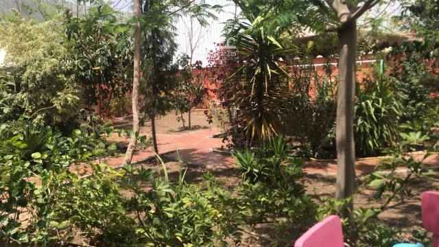 1577908 استراحة للبيع بحي الروضة ( الحلقة الشرقية ) جنوب قصر الملك عبدالله طريق المطار خلف قاعة نجوم الليل مساحتها ٦٢٥ بها ثلاث غرف نوم وصاله ومطبخ و٣ حمامات و ٢ بيت شعر واحد للرجال ٥ × ٧ والثاني للنساء ٥ × ٦ فيها ملاهي للاطفال وحديثه ومسبح ٣×٦ ومؤثثة بالكامل السعر المطلوب ٧٥٠ الف ريال وهذا السعر يعتبر سعر الأرض هناك فرصة لا تعوض ونادرة