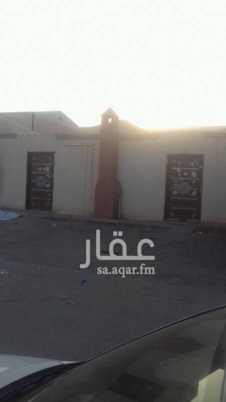1284992 عبارة عن استراحات مؤجرة بحي الرمال شمال جوازات حي الرمال وخلف صالة المزاد للسيارات ايجار سنوي بمبلغ 80 الف سنوي