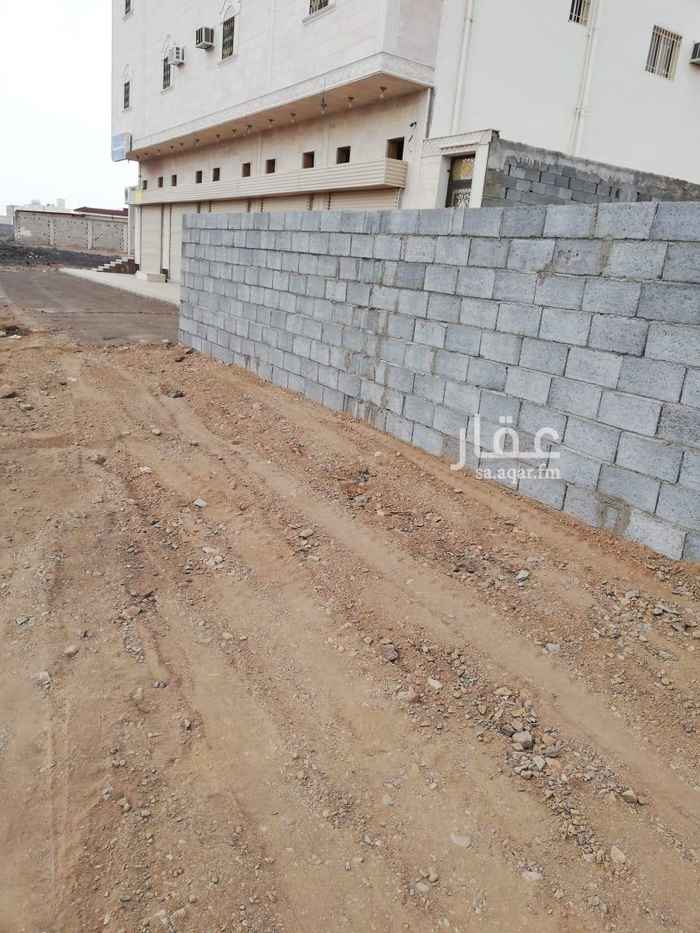 1587662 أرض للاستثمار مصرح لها بناء ثلاثة أدوار في مخطط الملك فهد. مسورة حاليا.