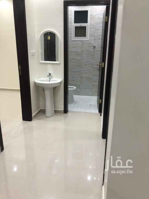 1755260 حي القادسيه شقتين الكهرباء مستقل مدخلين جديده
