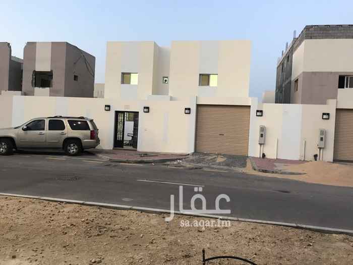 1559687 الفيلا جديدة ولم تسكن من قبل وبها حوش كبير
الدور الارضي مجالس ومقلط ومطبخ وغرفة خادمة وثلاث حمامات
والدور الثاني ٤ غرف نوم وثلاث حمامات وغرفة غسيل
الايجار ٤٥٠٠٠ ريال
للتواصل جوال رقم 0506130502