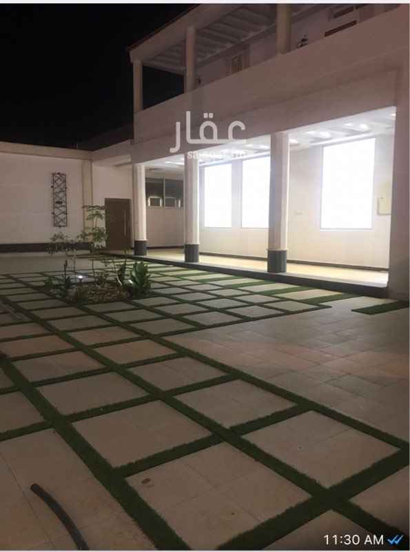 1598520 **من العروض المميزة جداً ..**
للبيع شقة مستقلة + منتجع فخم واجهة كسر رخام بحي الرصف سقف شينكو بصك واحد .
المساحة / ١٢٠٠ م .
الشارع /٣٠ سيدين غربي .
- مواصفات الشقة / (٣) غرف و (٣) دورات مياه ودرج وصالة أرضية ومطل علوي على كامل المنتجع .
- مواصفات المنتجع / قسمين
قسم الرجال يتكون من ( حوش ومسطحات خضراء+ مجلس رجال ٨*١٠ ومغاسل ودورتين مياه وبين القسمين مقلط ٨*١٠ .)
قسم النساء يتكون من ( صالة ٨*١٠ ومطبخ ومستودع ودورتين مياه ومغاسل ومجلس نساء ٨*١٠ وحوش و دكة ومسطحات خضراء ومدخل مستقل ).