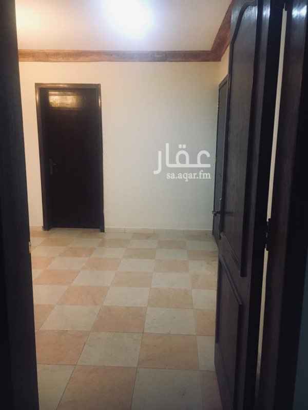 1684133 شقه الدور الثاني لها مدخلين اربع غرف وصاله ومطبخ ودورتين مياه مرممه بالكامل الدهان وسباكه وكهربه
مع تركيب المطبخ ولها عداد كهربه خاص
