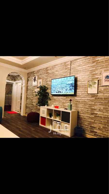 1753867 شقه خاصه جديده و جميله جدآ اول عماره على البحر بحي الحمراء
غرفتين نوم صاله مطبخ حمامين كبيره جدآ
جميع الخدمات من بقاله ومغسله متوفره
الاسعار
اليوم 400 ريال
الشهر 6000 ريال
معى تامين مسترد 1000
يوجد موقف بلبدروم