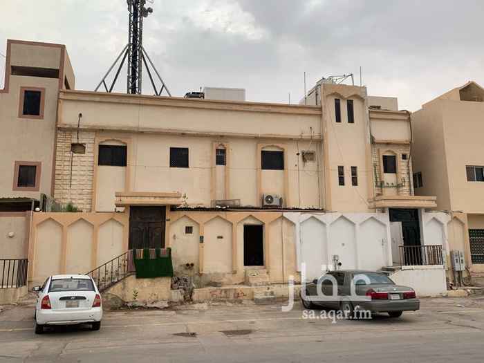 1583003 عماره في شارع صهيب بن سنان على شارع الاربعين شرقيه رقم أ/227 في مخطط 2008/ج مساحة ٤٠٠ _دورين وملحق ومقسمه ٦ شقق وغرفه وحمام في الحوش مؤجره بالكامل شهريا ٤٧٠٠ ريال وبرج اتصالات عقد ١٠ سنوات راح منها ٣ باقي ٧ سنوات سنوياً في ١/١ من كل سنه ٣٠٠٠٠ ريال بشيك و ٣ عدادات وصرف وماء واصل باقي البنك العقاري ١٣٥٠٠٠ ريال متأخره اسدد ١٠٠٠ ريال شهريا محدوده ٥٠٠٠٠٠ ريال +البنك ١٣٥٠٠٠ ريال والاجمالي ٦٣٥٠٠٠ ريال والدخل كامل ٨٦٤٠٠ ريال سنويا
