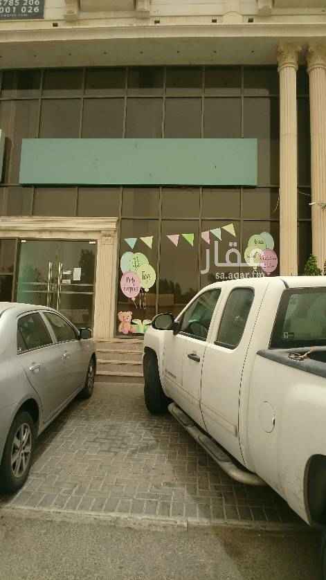 1691096 محل فتحتين ودورين ميزان فوق 40م و60م المحل اخر شارع الامير سلطان بن عبدالعزيز جده مجاور للنابسلس للحلويات. وربي يوسع رزق من ياخذه
🌹